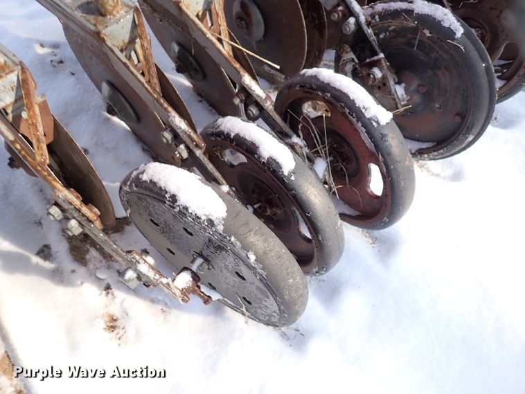 image for item HC9875 (2) International 5100 grain drills