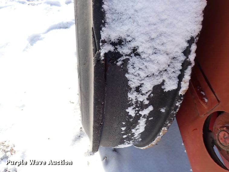 image for item HC9875 (2) International 5100 grain drills