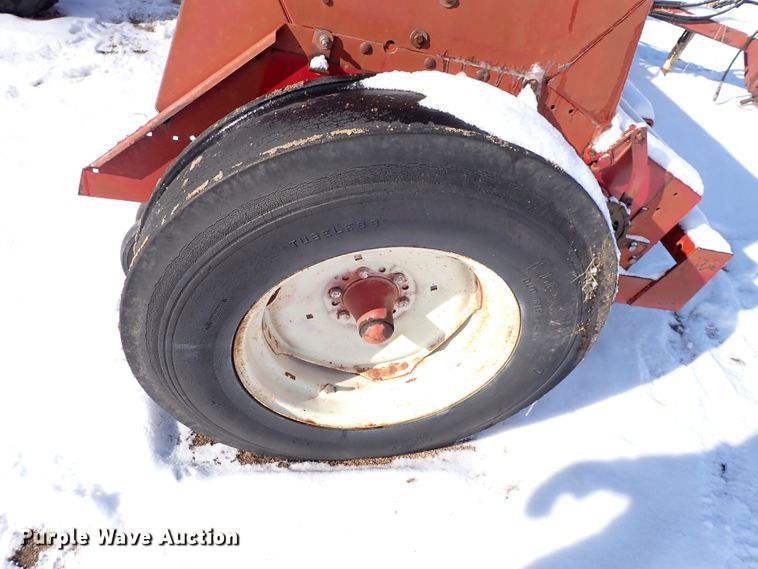 image for item HC9875 (2) International 5100 grain drills