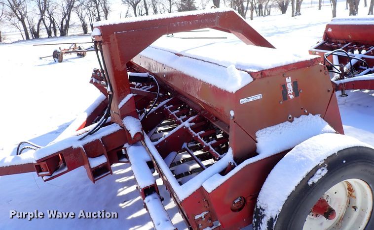 image for item HC9875 (2) International 5100 grain drills