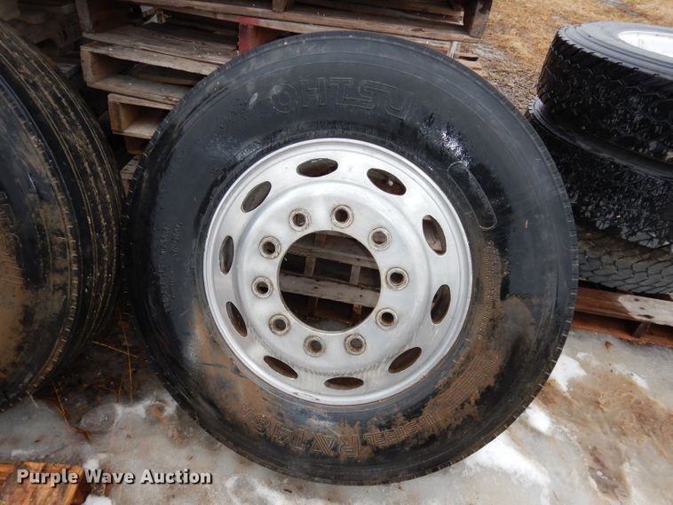 image for item HE9364 (5) tires and wheels