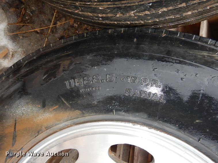 image for item HE9364 (5) tires and wheels
