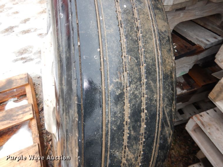 image for item HE9364 (5) tires and wheels