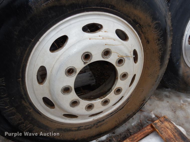 image for item HE9364 (5) tires and wheels