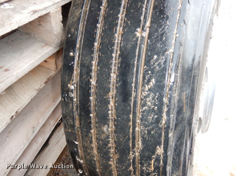 image for item HE9364 (5) tires and wheels