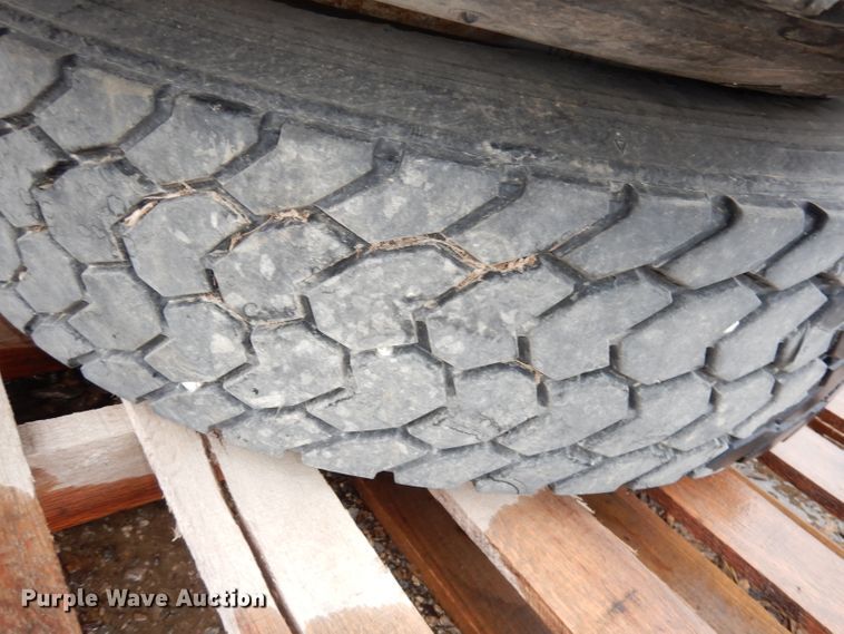 image for item HE9364 (5) tires and wheels