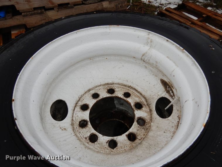 image for item HE9364 (5) tires and wheels