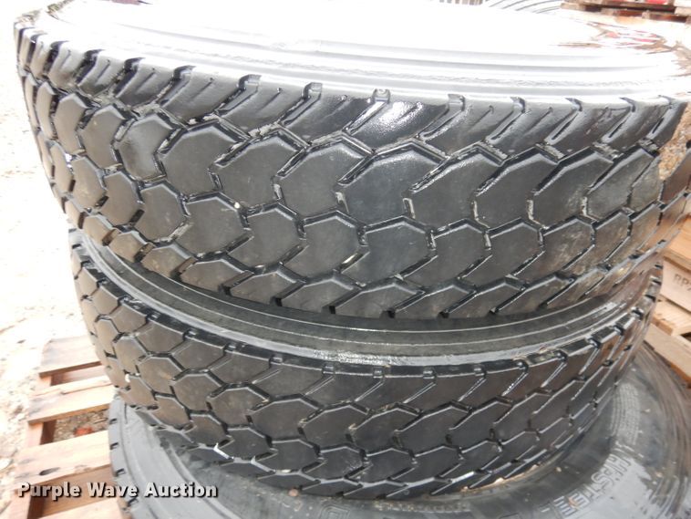 image for item HE9364 (5) tires and wheels