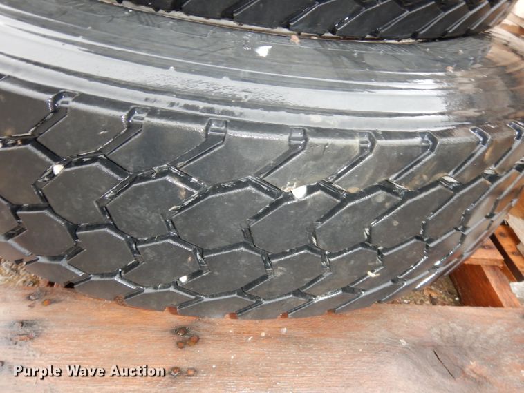 image for item HE9364 (5) tires and wheels