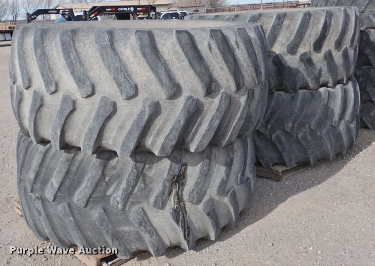 image for item HN9035 (4) Firestone 800/70R38 tires