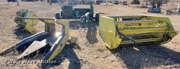 image for item HW9589 John Deere 3940  forage harvester