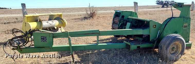 image for item HW9589 John Deere 3940  forage harvester