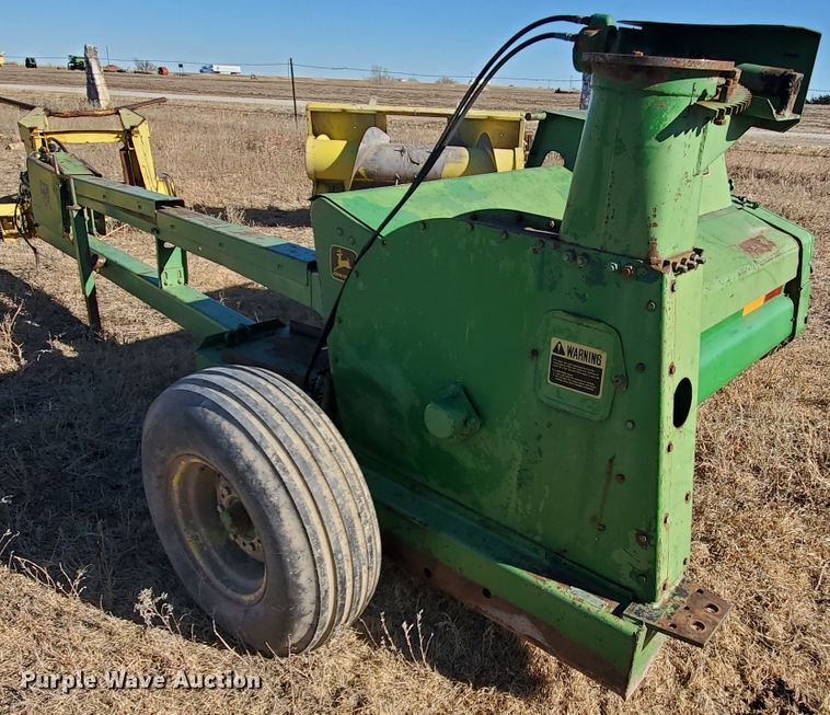 image for item HW9589 John Deere 3940  forage harvester