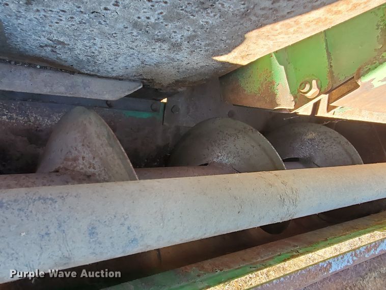 image for item HW9589 John Deere 3940  forage harvester