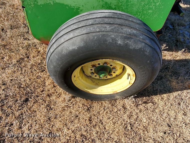 image for item HW9589 John Deere 3940  forage harvester