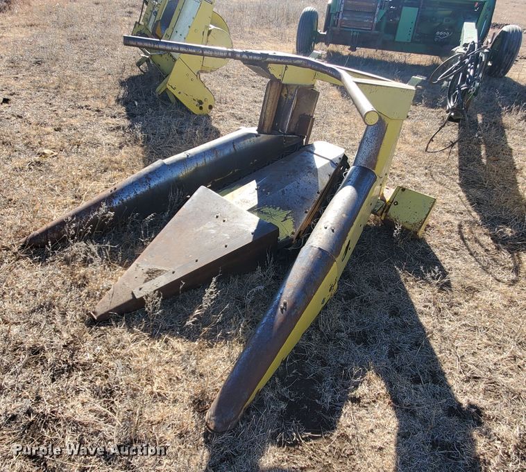 image for item HW9589 John Deere 3940  forage harvester