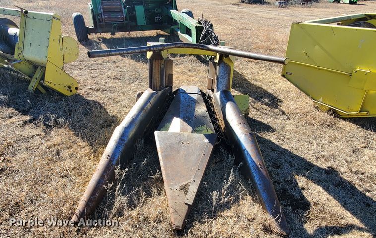 image for item HW9589 John Deere 3940  forage harvester