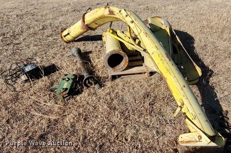 image for item HW9589 John Deere 3940  forage harvester