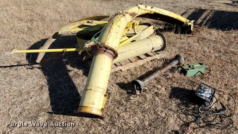 image for item HW9589 John Deere 3940  forage harvester