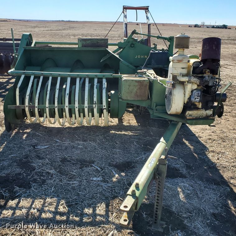 image for item HW9592 John Deere 14T  small square baler