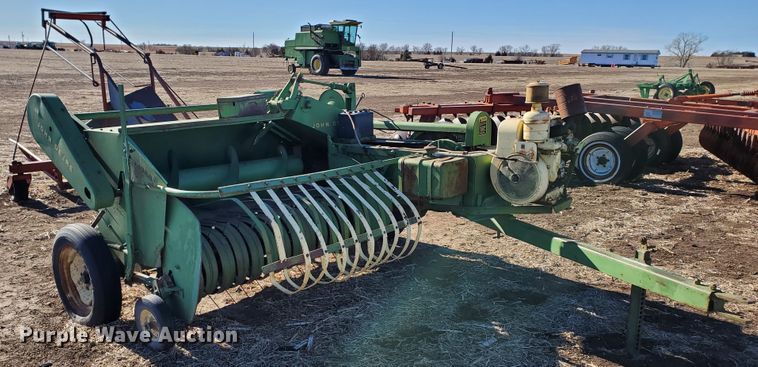 image for item HW9592 John Deere 14T  small square baler