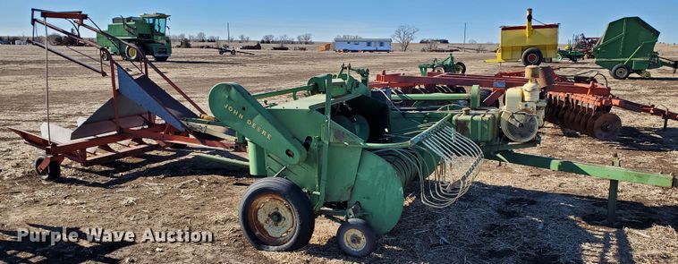 image for item HW9592 John Deere 14T  small square baler