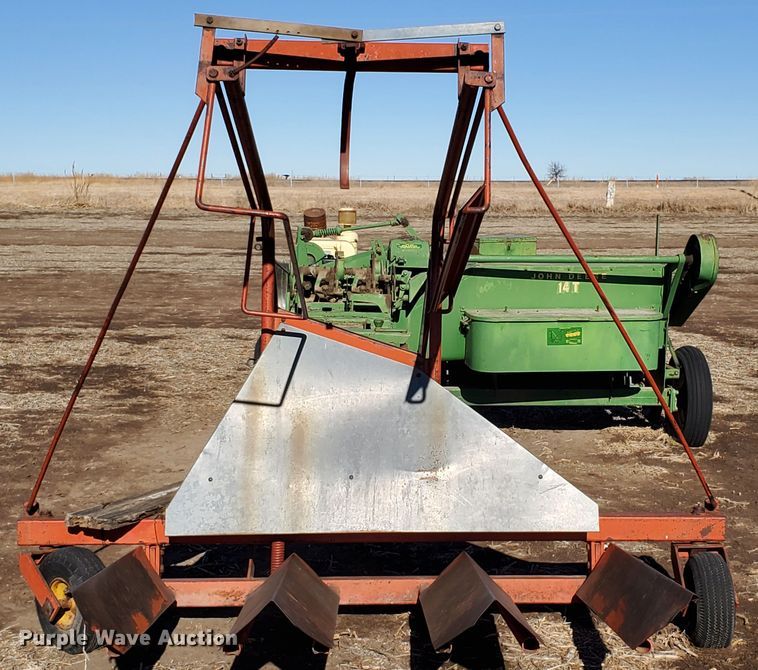 image for item HW9592 John Deere 14T  small square baler