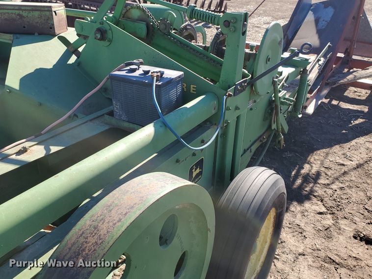 image for item HW9592 John Deere 14T  small square baler