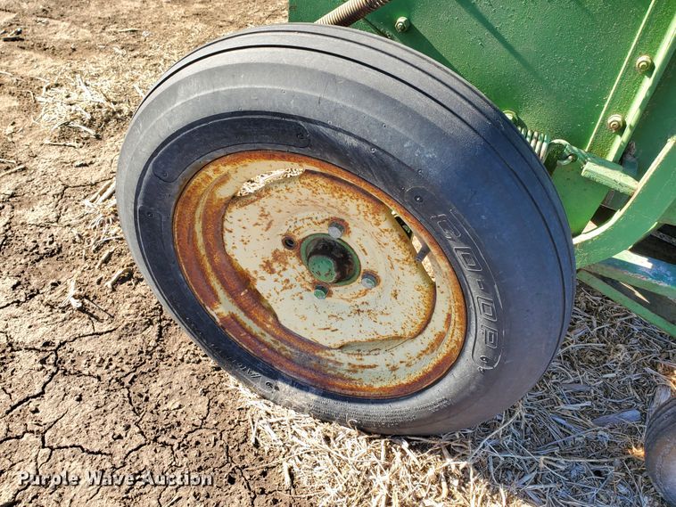 image for item HW9592 John Deere 14T  small square baler