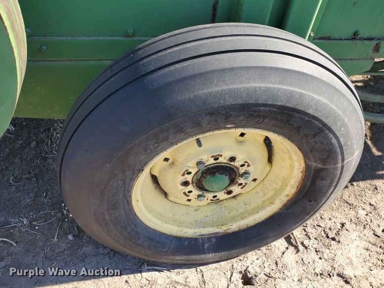 image for item HW9592 John Deere 14T  small square baler