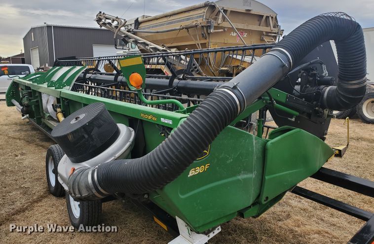 image for item HW9608 2011 John Deere 630F  Hydraflex head