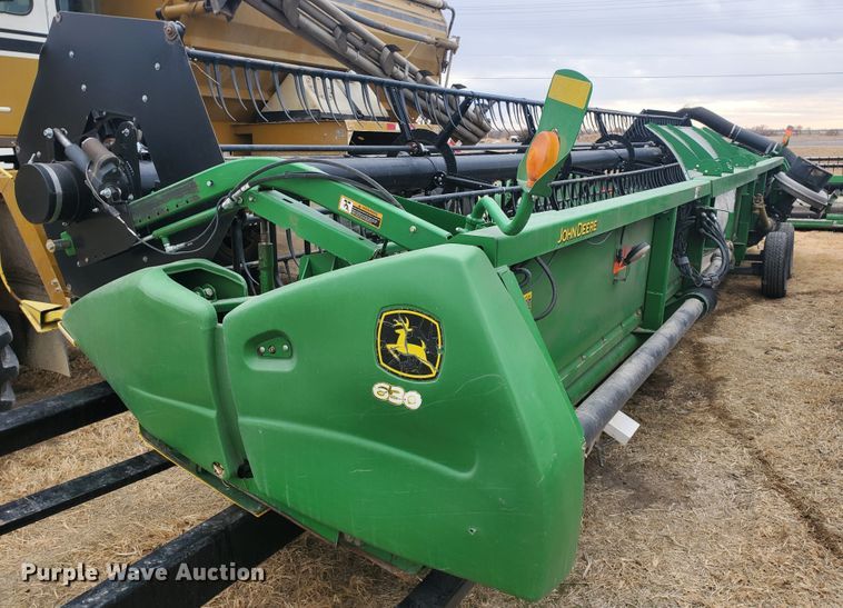 image for item HW9608 2011 John Deere 630F  Hydraflex head