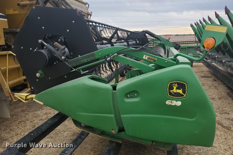 image for item HW9608 2011 John Deere 630F  Hydraflex head