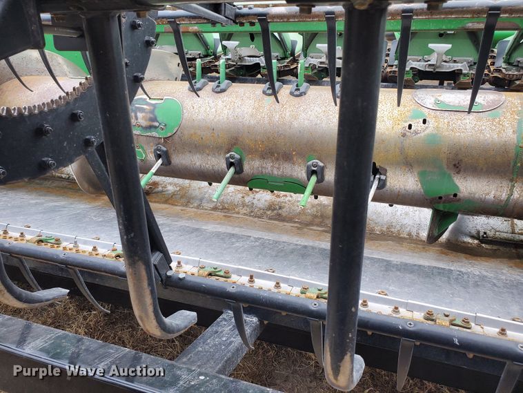 image for item HW9608 2011 John Deere 630F  Hydraflex head