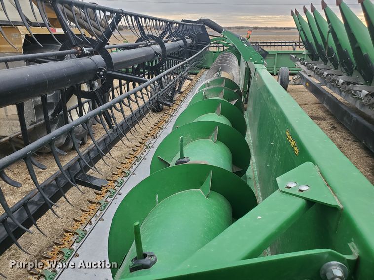 image for item HW9608 2011 John Deere 630F  Hydraflex head