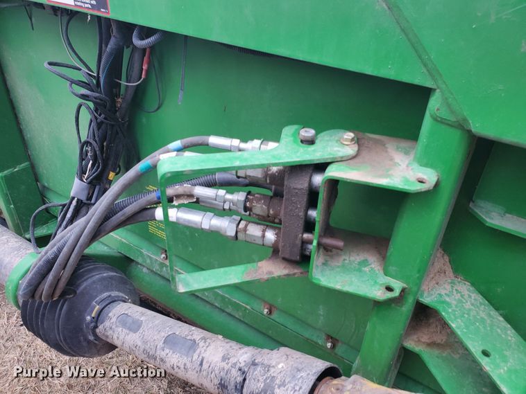 image for item HW9608 2011 John Deere 630F  Hydraflex head