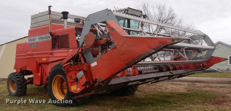 image for item IG9132 1985 Massey-Ferguson 850  RWA combine