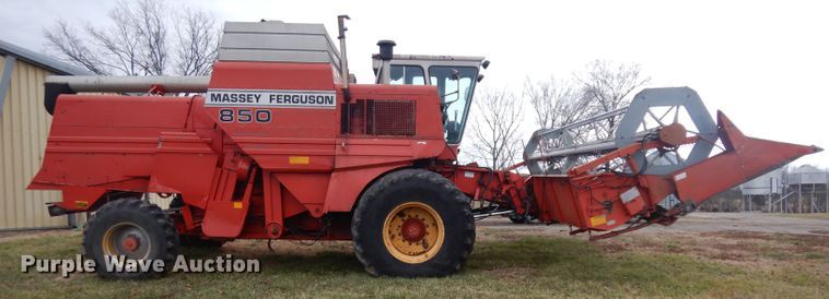 image for item IG9132 1985 Massey-Ferguson 850  RWA combine