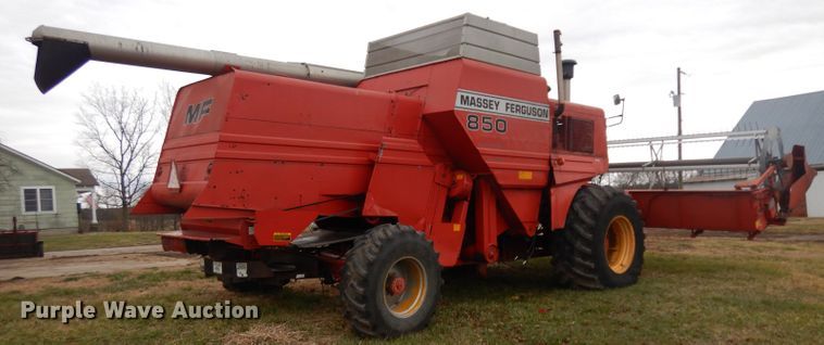 image for item IG9132 1985 Massey-Ferguson 850  RWA combine