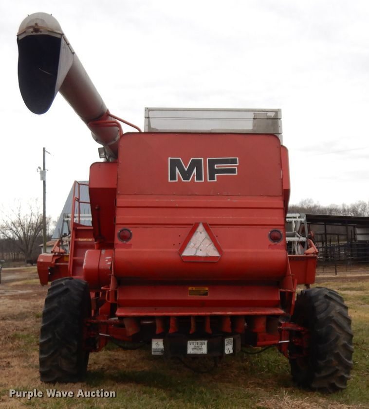 image for item IG9132 1985 Massey-Ferguson 850  RWA combine