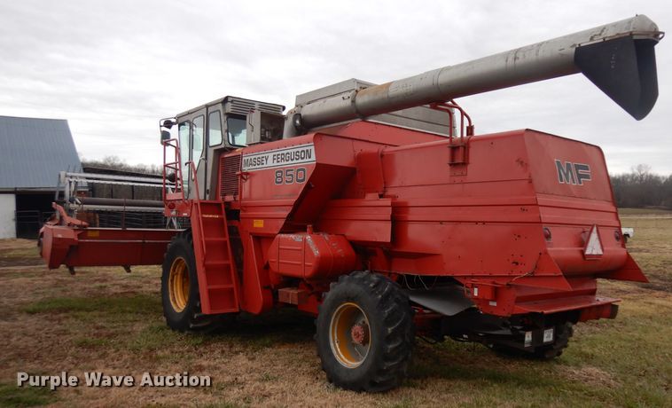 image for item IG9132 1985 Massey-Ferguson 850  RWA combine