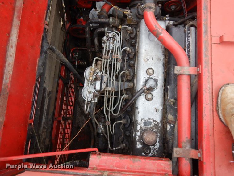 image for item IG9132 1985 Massey-Ferguson 850  RWA combine
