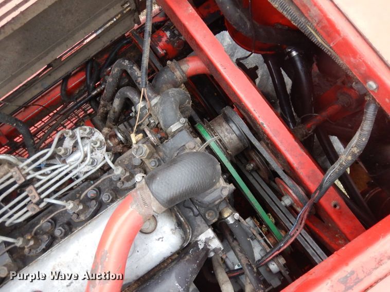 image for item IG9132 1985 Massey-Ferguson 850  RWA combine