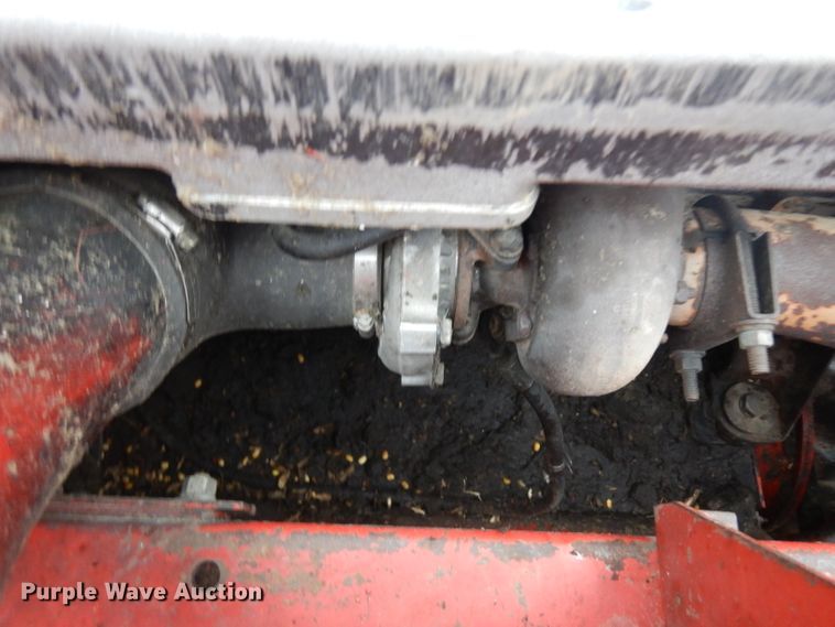 image for item IG9132 1985 Massey-Ferguson 850  RWA combine