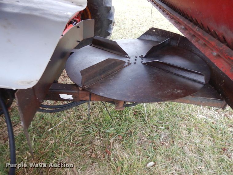 image for item IG9132 1985 Massey-Ferguson 850  RWA combine