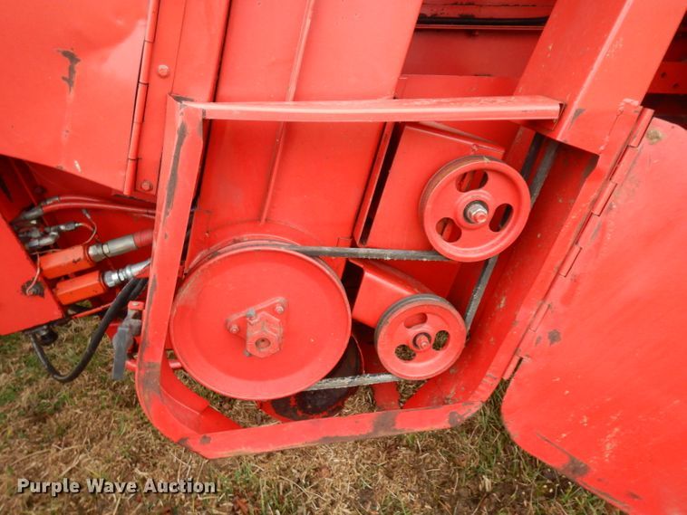 image for item IG9132 1985 Massey-Ferguson 850  RWA combine