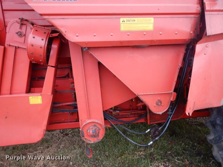 image for item IG9132 1985 Massey-Ferguson 850  RWA combine