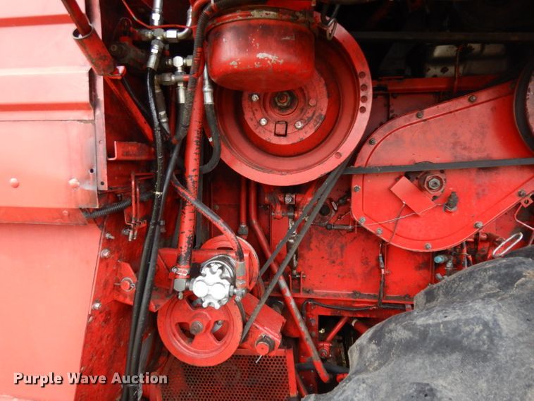 image for item IG9132 1985 Massey-Ferguson 850  RWA combine