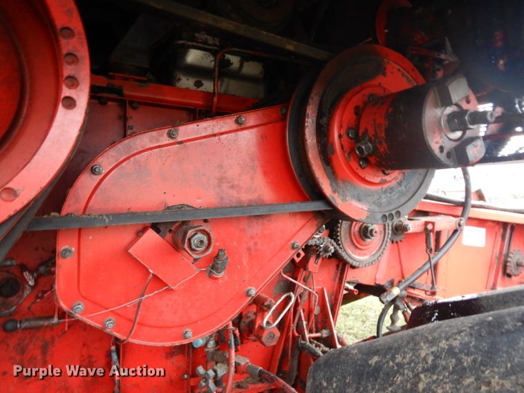 image for item IG9132 1985 Massey-Ferguson 850  RWA combine