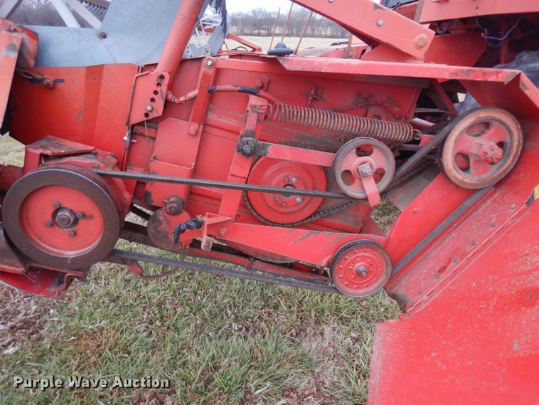 image for item IG9132 1985 Massey-Ferguson 850  RWA combine